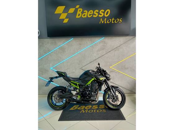 KAWASAKI Z900 KAWASAKI Z900